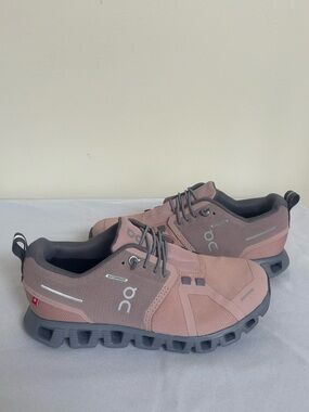 On Cloud 5 Rose Fossell Waterproof Sneakers Size 5.5 Eu36.5 women’s new